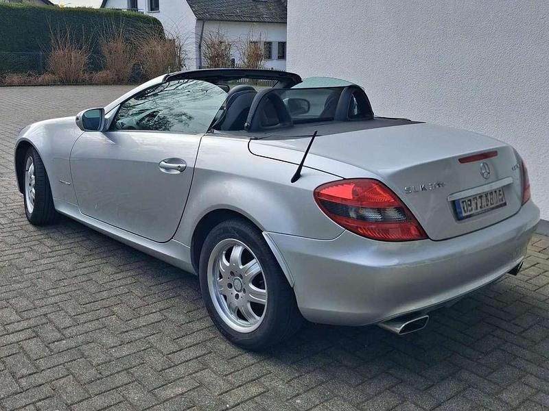 Gebraucht Mercedes SLK200 184 PS (135 kW) 2008 Silber Cabrio