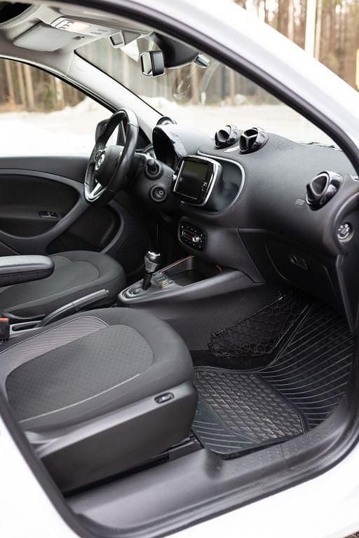 Gebraucht Smart ForFour Electric Drive Pulse 60 kW (82 PS) 2021 Weiß Limousine