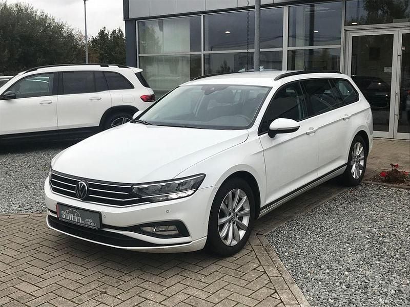Gebraucht VW Passat 122 PS (89 kW) 2022 Weiß Limousine