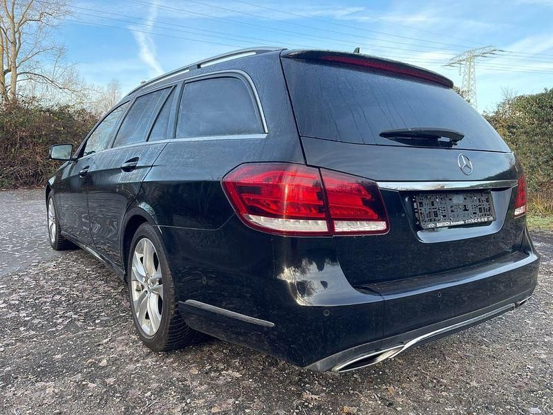 Gebraucht Mercedes E250 204 PS (150 kW) 2016 Schwarz Kombi