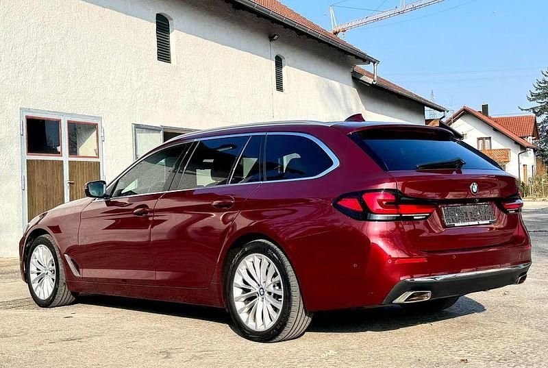 Gebraucht BMW 520 Luxury Line 190 PS (139 kW) 2022 Rot Kombi