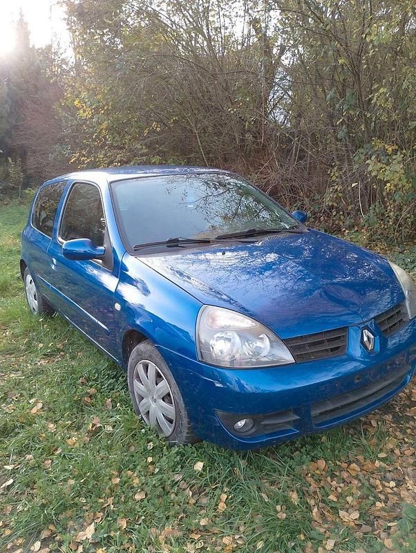 Blau Gebraucht 2006 Renault Clio II Campus Limousine | 2.444 € (Guter Preis) - Bild 1/4