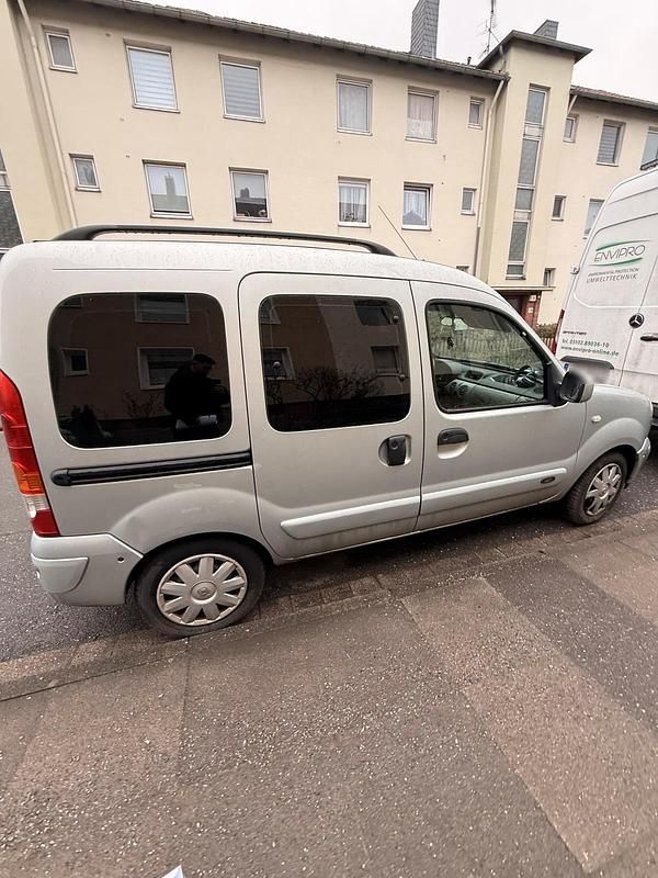 Gebraucht Renault Kangoo 68 PS (50 kW) 2007 Silber Van / Kleinbus