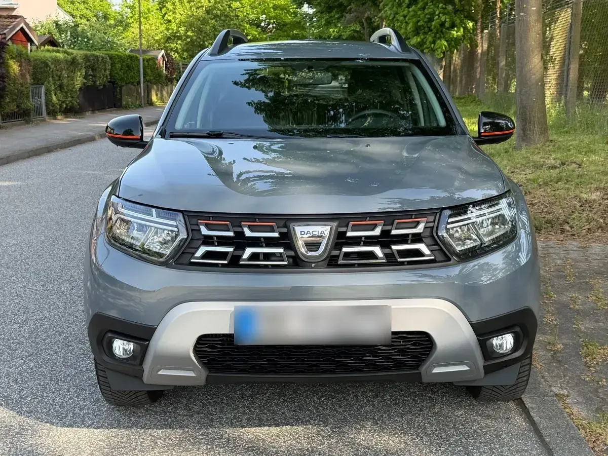 Używany Dacia Duster Extreme 131 KM (96 kW) 2022 Szary SUV