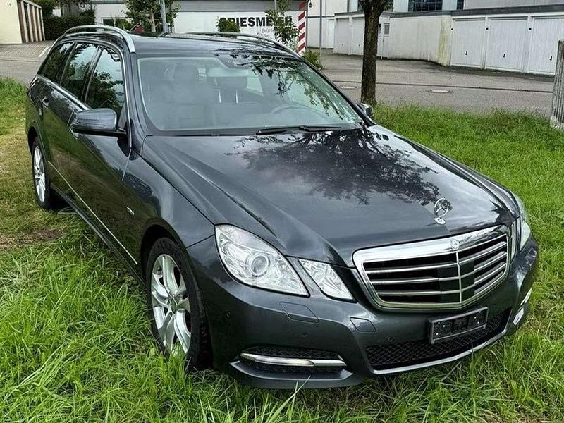 Usata Mercedes E350 265 CV (194 kW) 2011 Grigio Station wagon