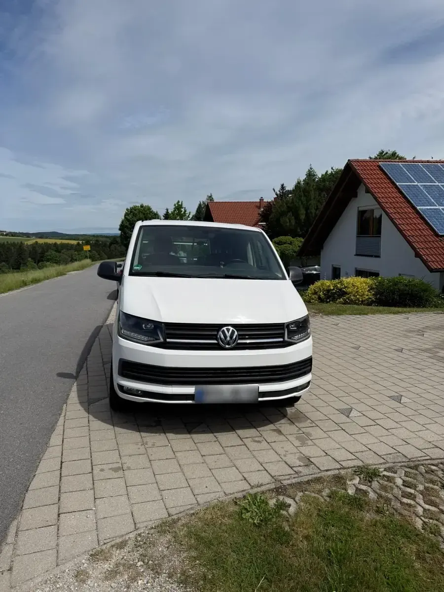 Gebraucht VW Multivan 150 PS (110 kW) 2016 Weiß Van / Kleinbus
