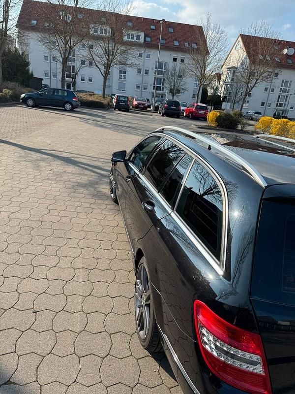 Gebraucht Mercedes C220 170 PS (125 kW) 2009 Schwarz Kombi