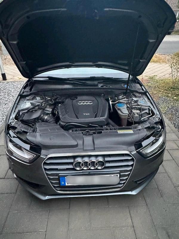 Gebraucht Audi A4 177 PS (130 kW) 2014 Grau Kombi