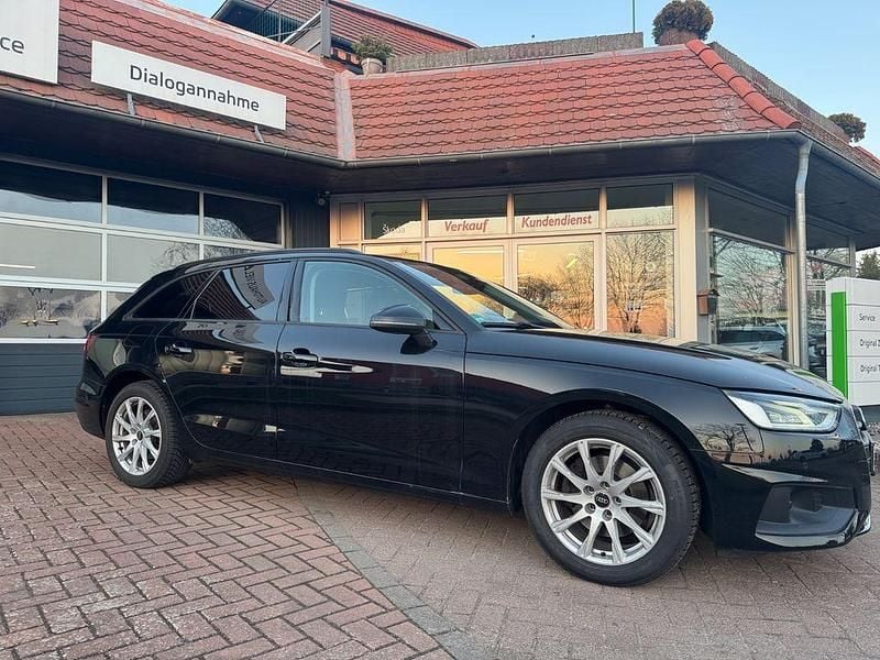 Gebraucht Audi A4 Basis 150 PS (110 kW) 2022 Schwarz Kombi