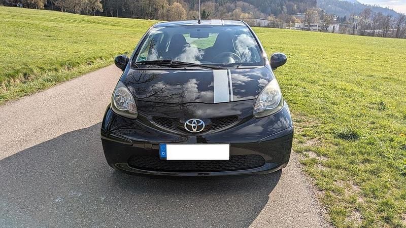 Gebraucht Toyota Aygo 68 PS (50 kW) 2008 Schwarz Kleinwagen
