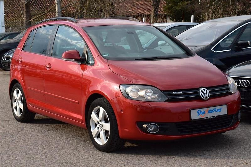 Gebraucht VW Golf VI Team 105 PS (77 kW) 2010 Rot Kleinwagen