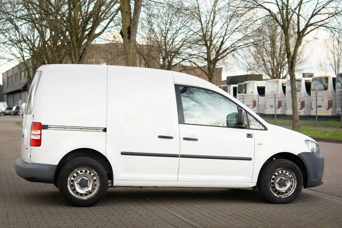 Gebraucht VW Caddy 75 PS (55 kW) 2011 Weiß Van / Kleinbus