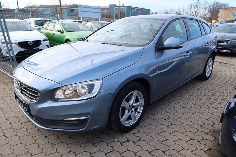 Gebraucht Volvo V60 Business Edition 150 PS (110 kW) 2016 Kombi