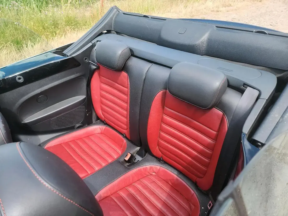 Gebraucht VW Beetle 105 PS (77 kW) 2013 Schwarz Kleinwagen