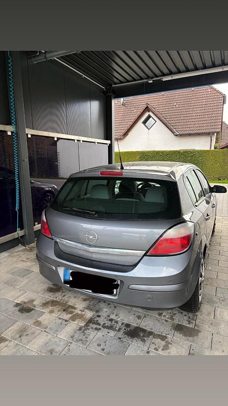 Gebraucht Opel Astra 105 PS (77 kW) 2005 Grau Kleinwagen