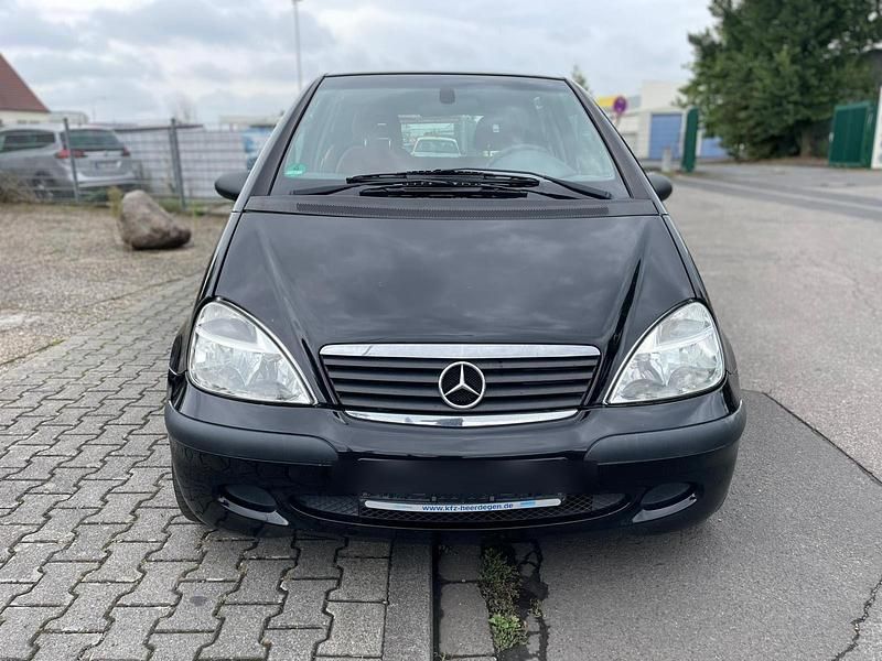 Schwarz Gebraucht 2002 Mercedes A140 Avantgarde Kleinwagen | 1.900 € (Fairer Preis) - Bild 1/4