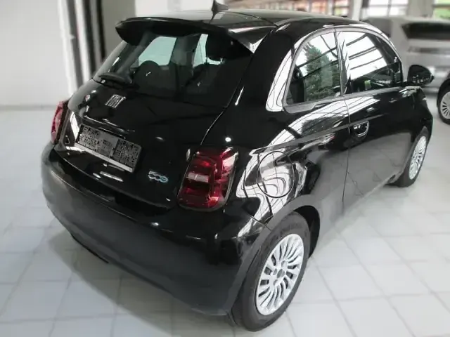 Gebraucht Fiat 500e Action 69 kW (95 PS) 2021 Onyx schwarz) (schwarz Kleinwagen