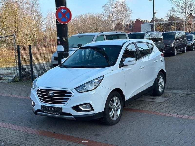 Weiß Gebraucht 2016 Hyundai ix35 SUV | 6.900 € (Superpreis) - Bild 1/4