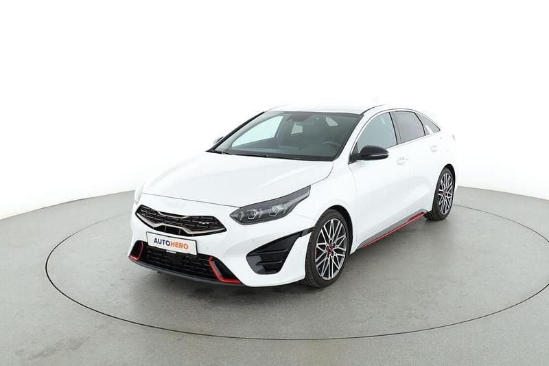 Weiß Gebraucht 2022 Kia ProCeed Kleinwagen | 26.490 € (Fairer Preis) - Bild 1/3