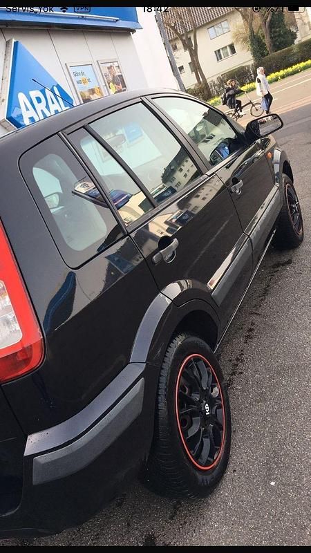 Gebraucht Ford Fiesta 101 PS (74 kW) 2008 Schwarz Kleinwagen