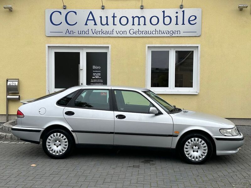 Gebraucht Saab 900 131 PS (96 kW) 1997 Silber metallic Kleinwagen