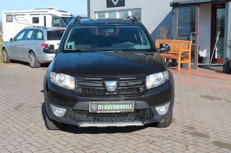 Gebraucht Dacia Sandero Stepway 90 PS (66 kW) 2016 Schwarz Limousine
