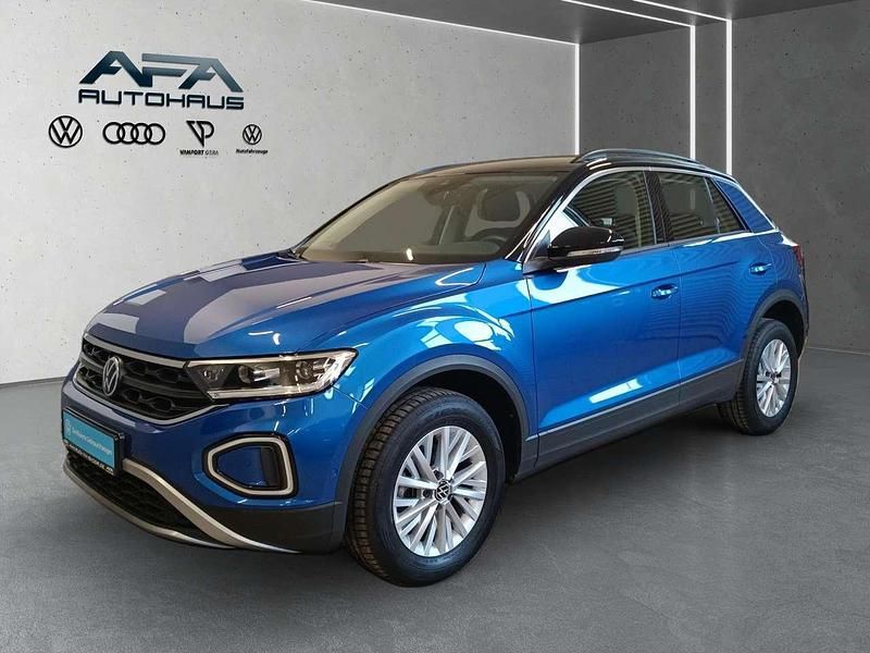 Gebraucht VW T-Roc Life 150 PS (110 kW) 2024 Ravennablau metallic SUV