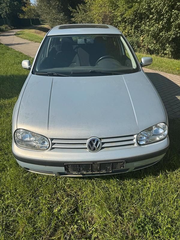 Silber Gebraucht 1999 VW Golf IV Limousine | 599 € (Superpreis) - Bild 1/4