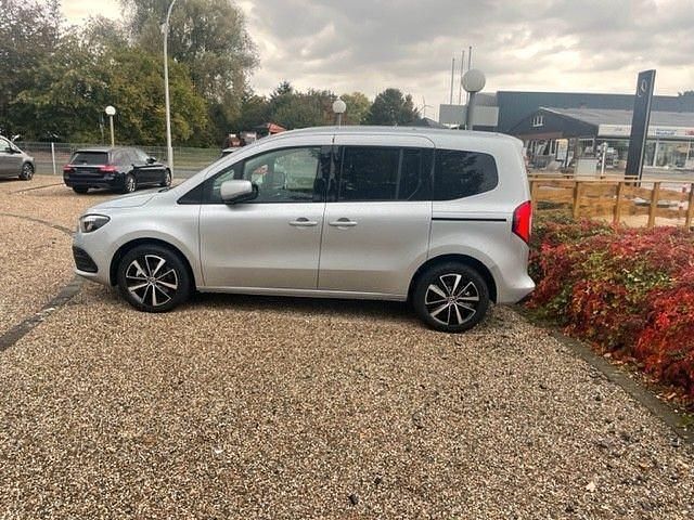 Gebraucht Mercedes T180 Edition 116 PS (85 kW) 2022 Silber metallic Van / Kleinbus