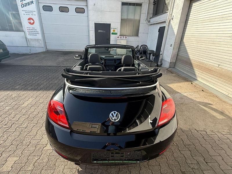 Gebraucht VW Beetle Cabriolet Basis 105 PS (77 kW) 2015 Schwarz Cabrio