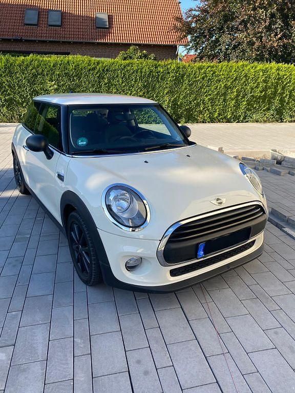 Weiß Gebraucht 2015 Mini ONE Kleinwagen | 8.500 € (Fairer Preis) - Bild 1/4