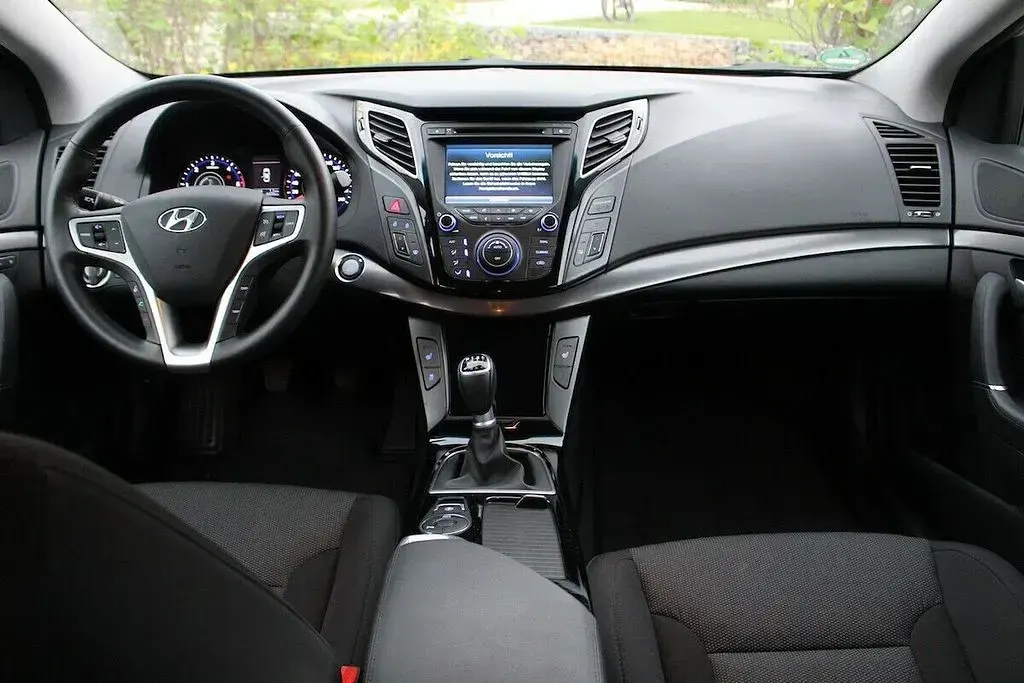 Gebraucht Hyundai i40 Edition 136 PS (100 kW) 2014 Braun Kombi