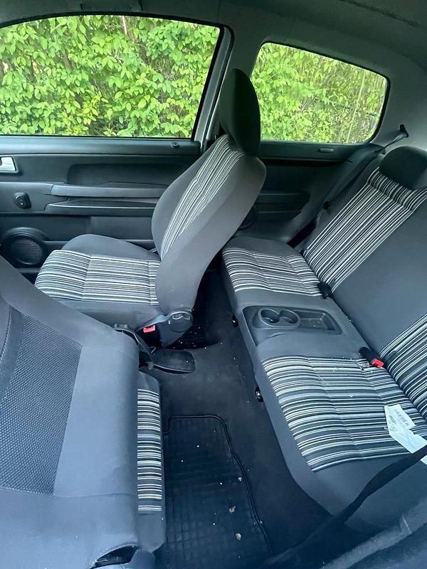 Usata VW Fox 54 CV (39 kW) 2007 Bianco Utilitaria