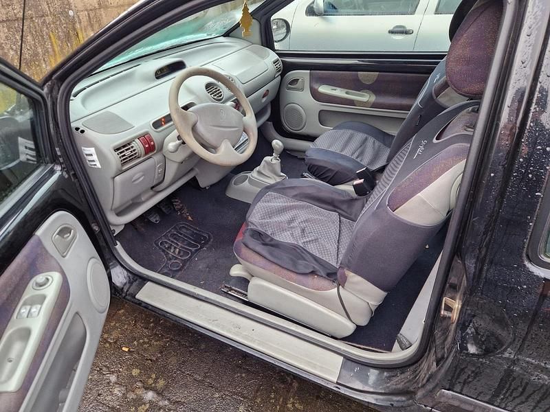 Gebraucht Renault Twingo 60 PS (44 kW) 2001 Schwarz Kleinwagen
