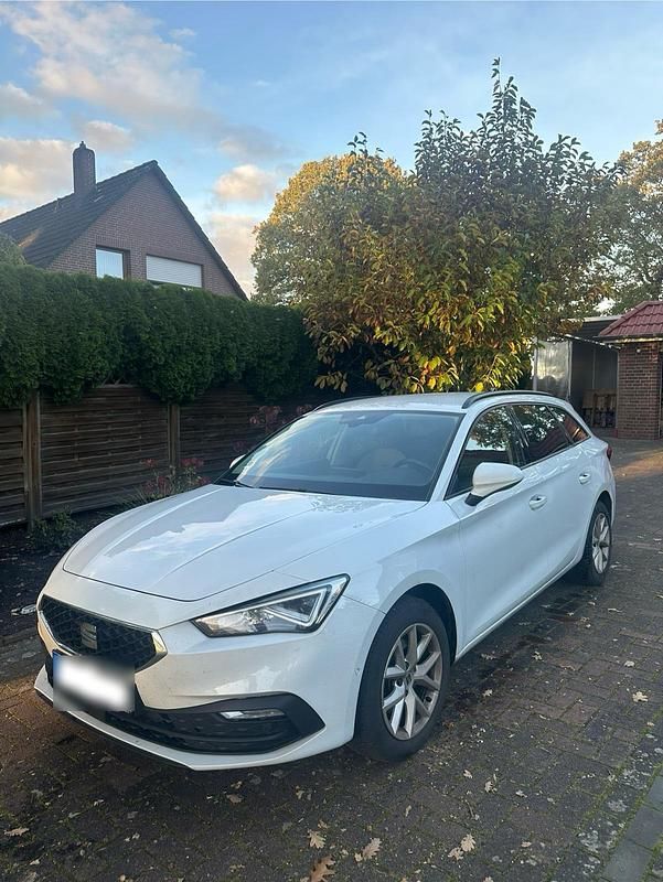 Weiß Gebraucht 2022 Seat Leon Style Kombi | 18.900 € (Superpreis) - Bild 1/4