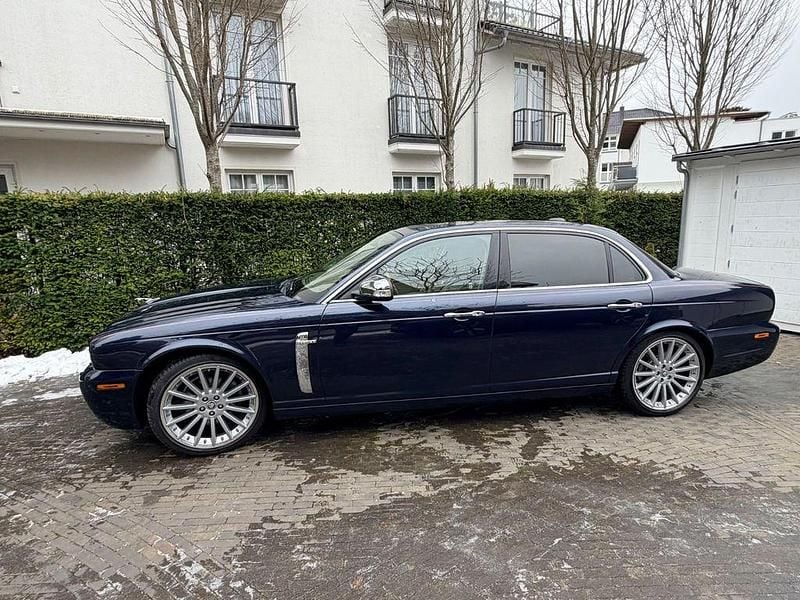 Gebraucht Jaguar XJ8 298 PS (219 kW) 2009 Blau Limousine