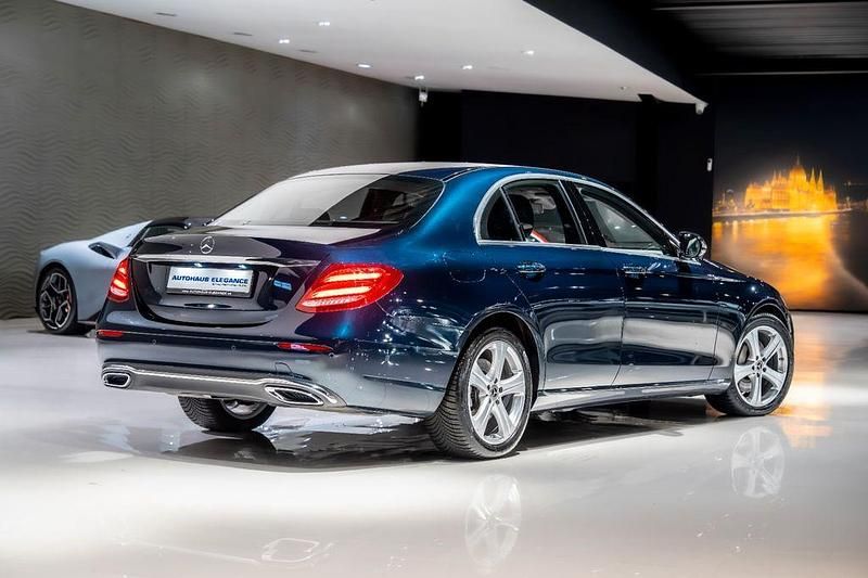 Gebraucht Mercedes E350 Avantgarde 258 PS (189 kW) 2017 Grün Limousine