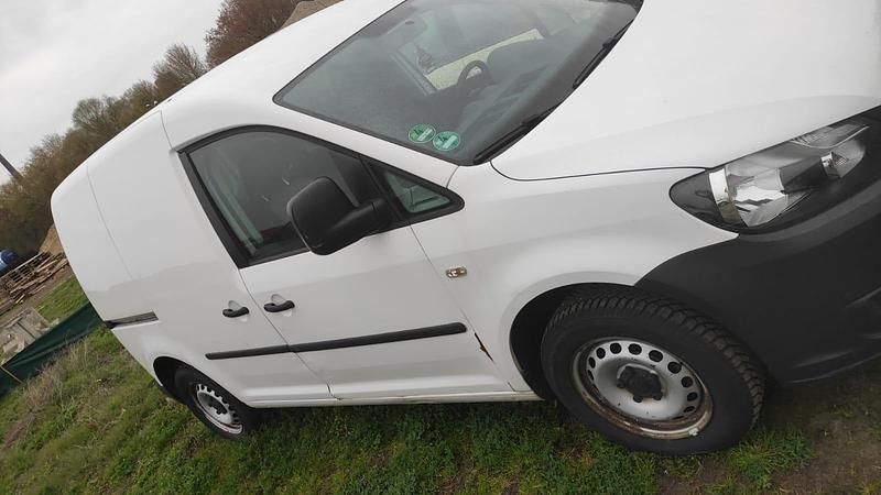 Second-hand VW Caddy 75 CP (55 kW) 2011 Alb Monovolum