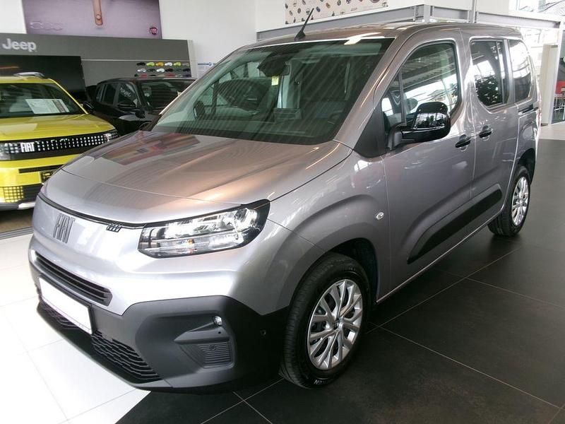 Grau Neu 2025 Fiat Doblò Van / Kleinbus | 25.990 € (Etwas zu teuer) - Bild 1/3