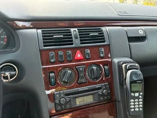 Gebraucht Mercedes E200 Avantgarde 163 PS (119 kW) 2001 Grün Limousine