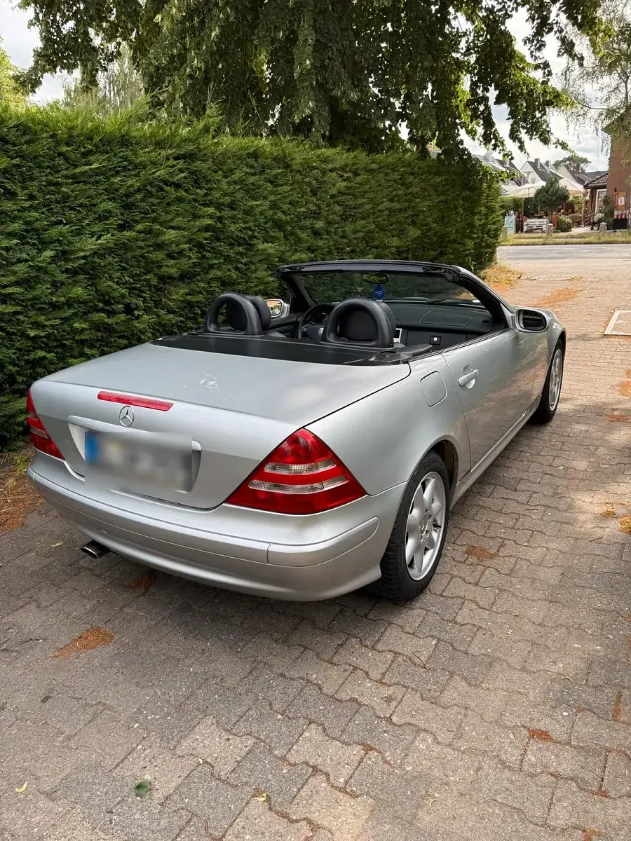 Gebraucht Mercedes SLK200 163 PS (119 kW) 2001 Silber Cabrio