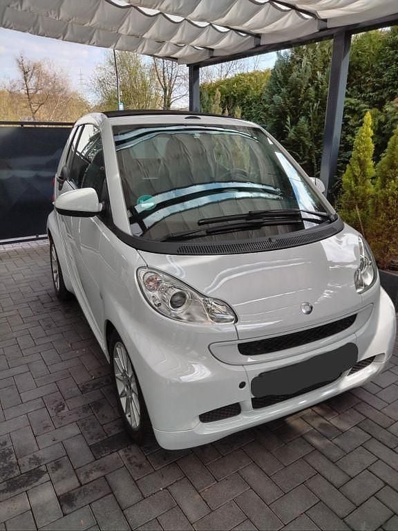 Gebraucht Smart ForTwo Cabrio Passion 71 PS (52 kW) 2012 Weiß Cabrio