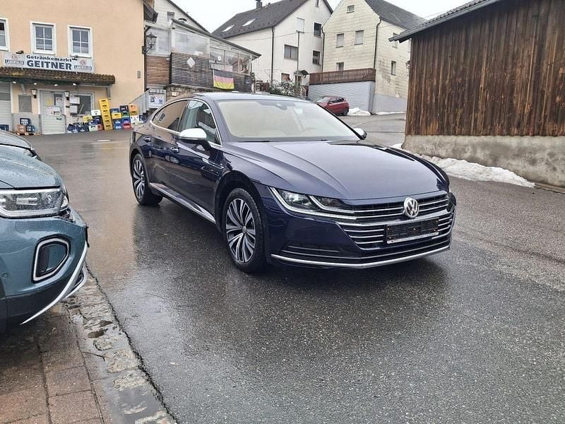 Gebraucht VW Arteon Elegance 190 PS (139 kW) 2018 Blau Kleinwagen