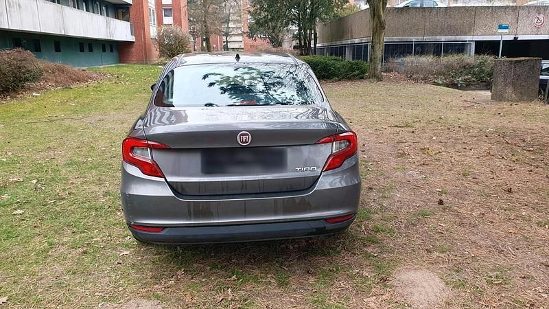 Gebraucht Fiat Tipo 95 PS (69 kW) 2016 Grau Limousine