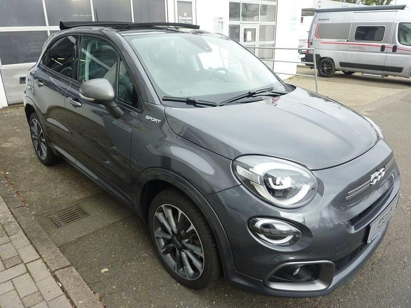 Grau Gebraucht 2024 Fiat 500X Dolcevita SUV | 23.749 € (Teuer) - Bild 1/4