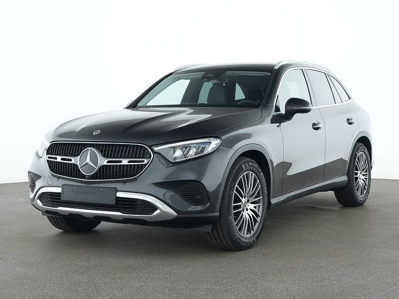 Metalliclack graphitgrau Gebraucht 2024 Mercedes GLC220 Advanced SUV | 51.610 € (Superpreis) - Bild 1/4