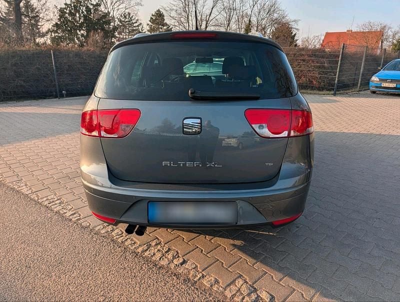 Gebraucht Seat Altea XL 140 PS (102 kW) 2014 Grau Van / Kleinbus