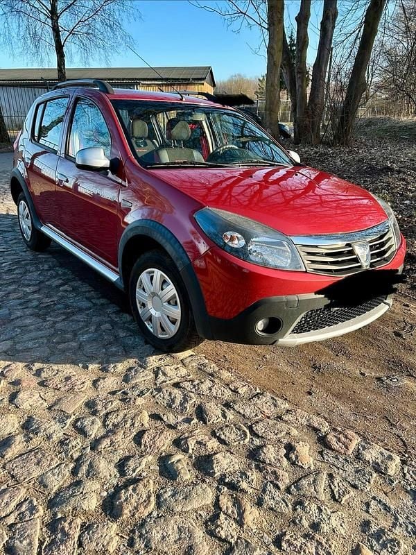 Gebraucht Dacia Sandero Stepway 105 PS (77 kW) 2012 Rot Kleinwagen