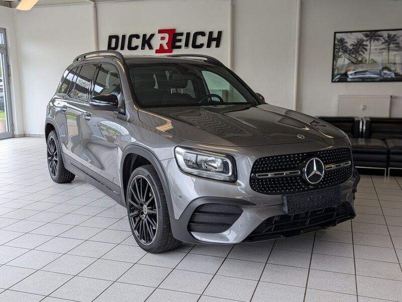 Mountaingrau met. Gebraucht 2022 Mercedes GLB200 AMG line SUV | 35.780 € (Guter Preis) - Bild 1/4