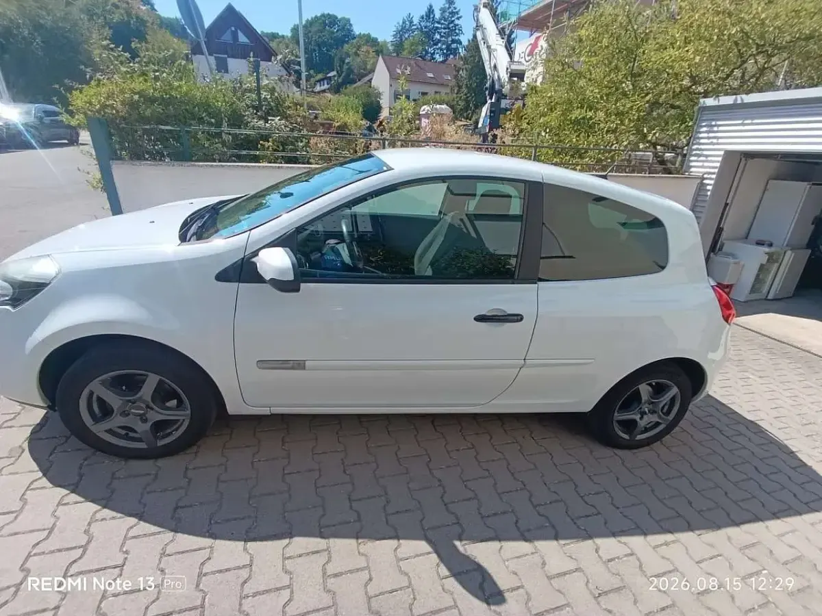 Gebraucht Renault Clio II Dynamique 75 PS (55 kW) 2009 Limousine